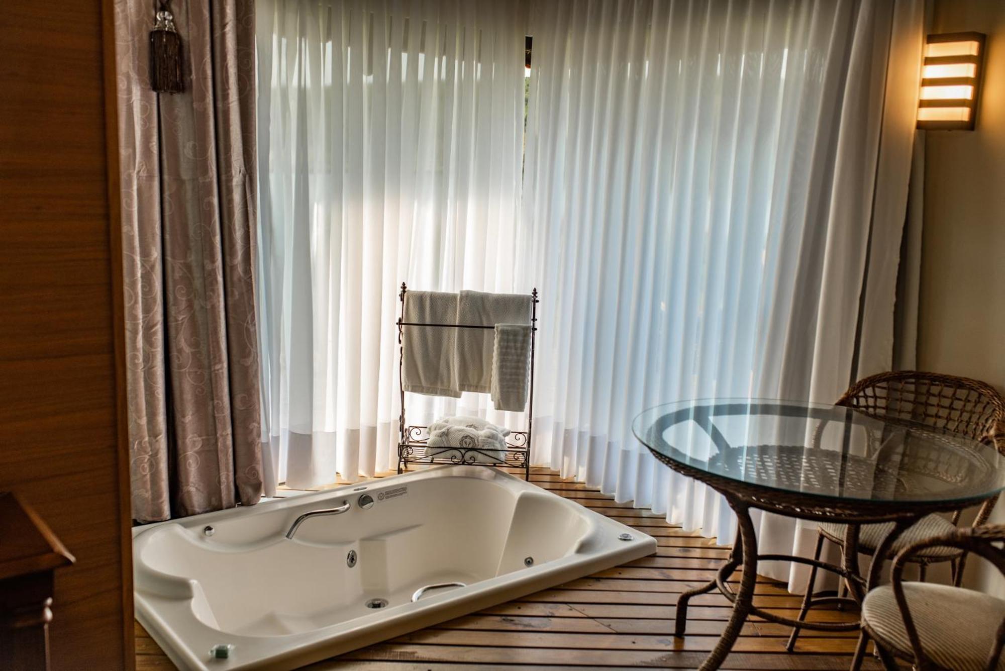 Vira Charme Resort Fernandes Pinheiro Dış mekan fotoğraf